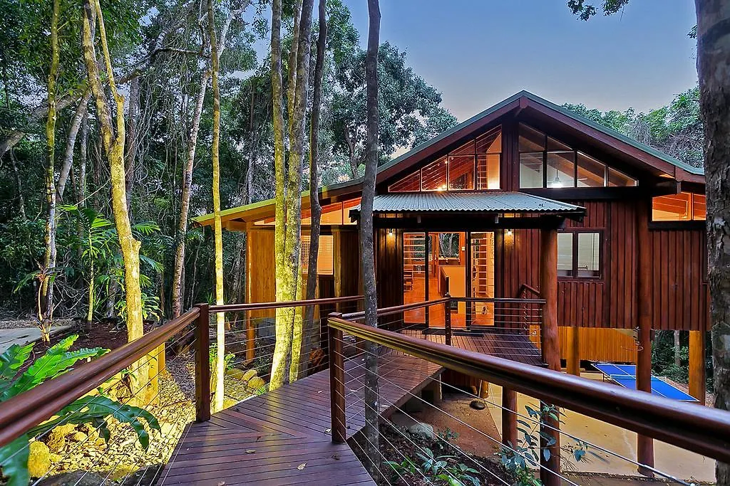 Wanggulay Too Treetops Luxury Cairns City Speewah Villa